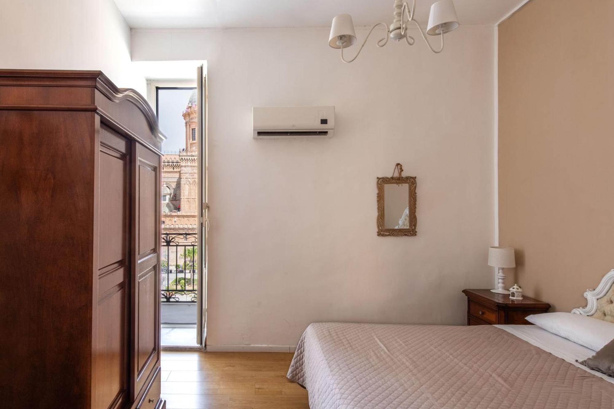 Apartment Cathedral View Palermo
